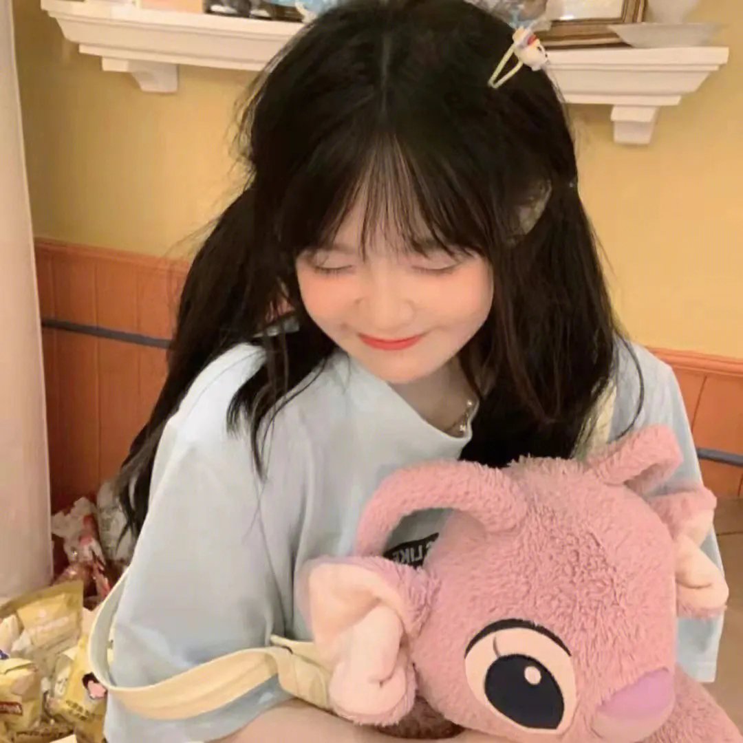 不装了，我爹是朝当朝皇帝